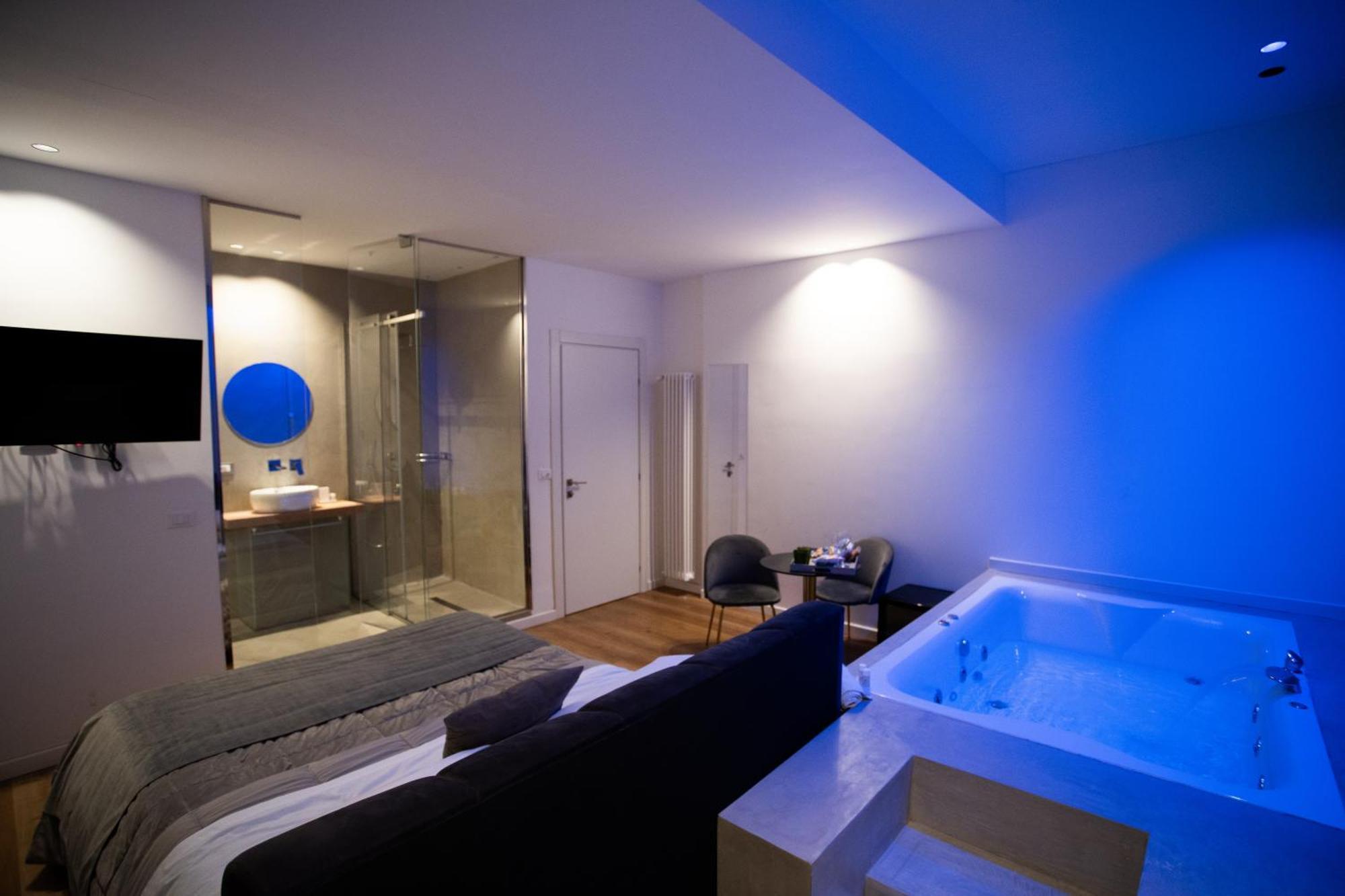 Four Luxury Suite Palermo Exterior photo